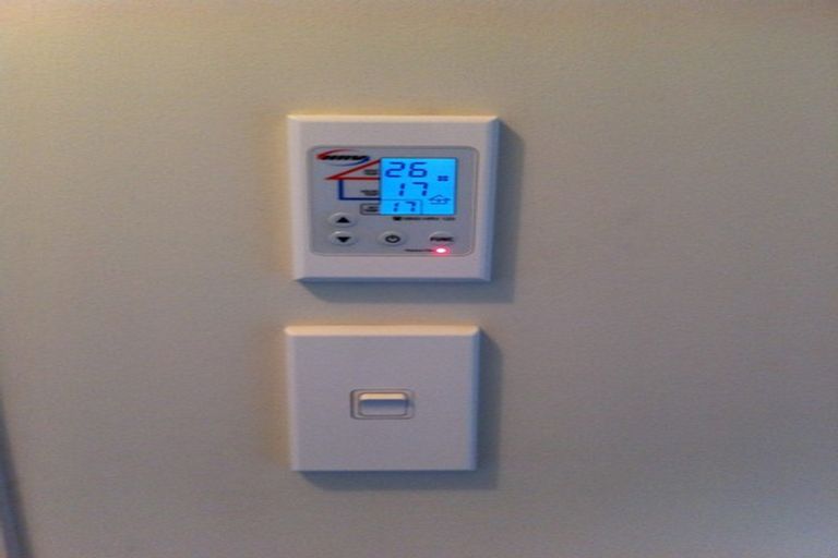 Photo of property in 61a Farquhar Road, Glendene, Auckland, 0602