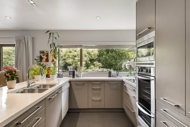 Photo of property in 2/19 Amante Crescent, Mairangi Bay, Auckland, 0630