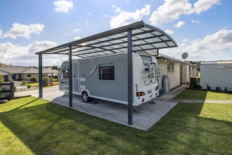 Photo of property in 1 Vantage Place, Omokoroa, 3114