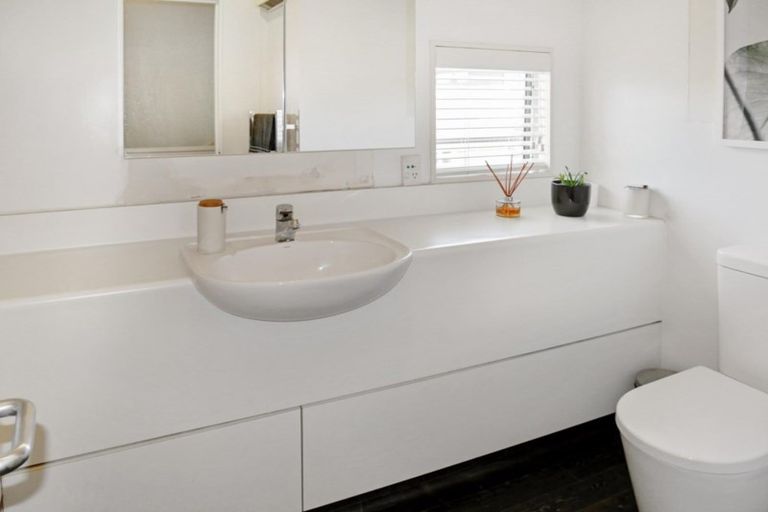 Photo of property in 9/86 Brockworth Place, Riccarton, Christchurch, 8011