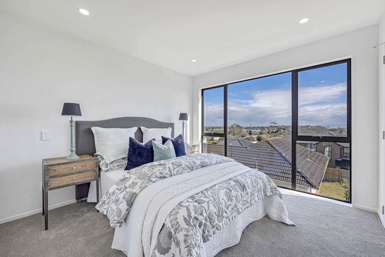 Photo of property in 6/27 Carole Crescent, Pakuranga, Auckland, 2010