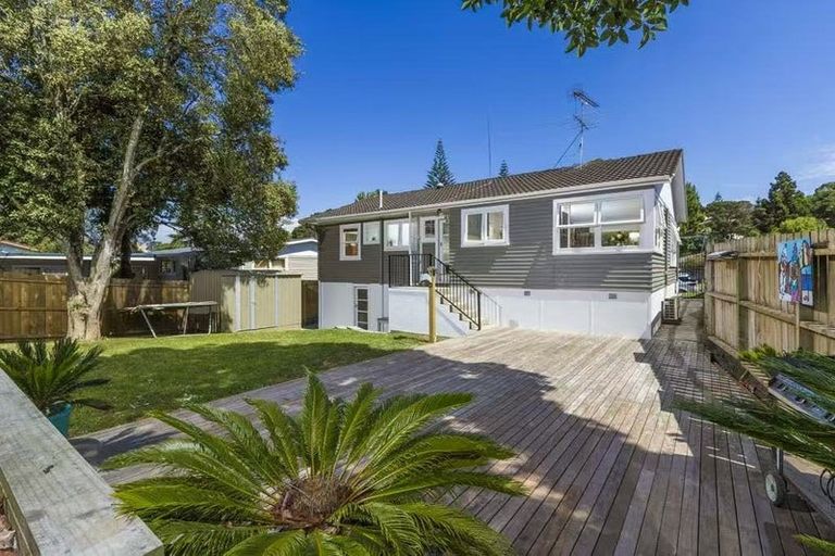 Photo of property in 12 Halberg Street, Glenfield, Auckland, 0629