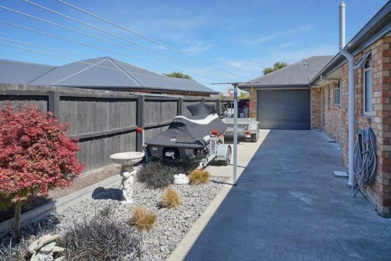 Photo of property in 10 Tawa Place, Parklands, Christchurch, 8083
