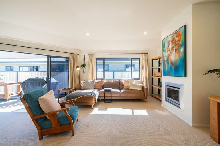Photo of property in 17 Napier Street, Jervoistown, Napier, 4112