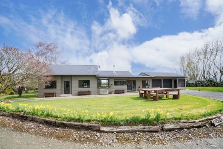 Photo of property in 164 Cameron Road, Lochiel, Winton, 9781