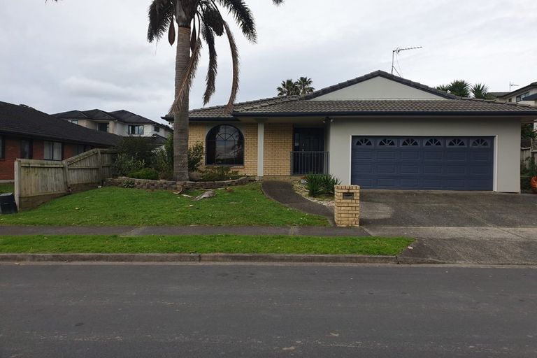 Photo of property in 3 Northcross Drive, Oteha, Auckland, 0632