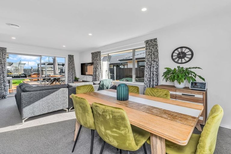 Photo of property in 5 Fountain Place, Rolleston, 7614