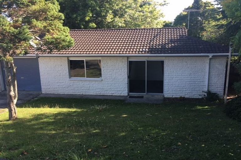 Photo of property in 1/9 Phillipa Place, Browns Bay, Auckland, 0630