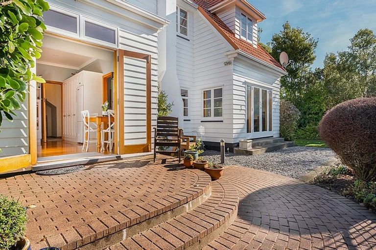 Photo of property in 27 Marina Grove, Hutt Central, Lower Hutt, 5010