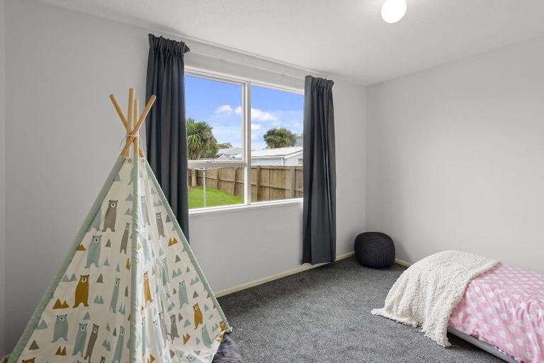 Photo of property in 3 Carteret Place, Aranui, Christchurch, 8061