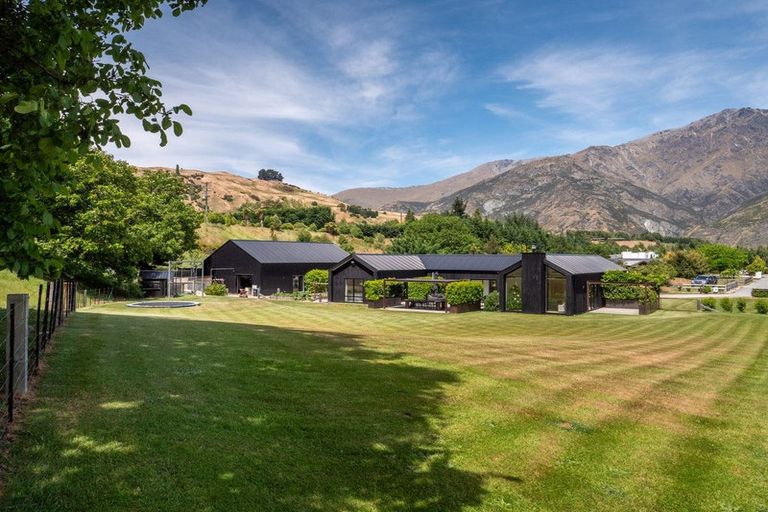 Photo of property in 46 Quarry Place, Lake Hayes, Queenstown, 9304