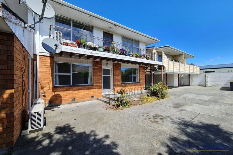Photo of property in 2/7 Division Street, Riccarton, Christchurch, 8041