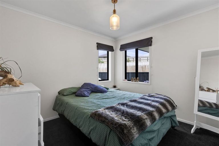 Photo of property in 15 Frederick Place, Whalers Gate, New Plymouth, 4310