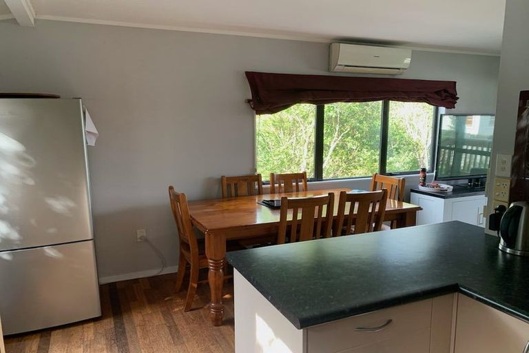 Photo of property in 1/6 Nielsen Place, Massey, Auckland, 0614