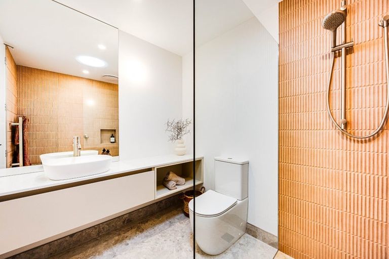 Photo of property in 41 Red Beach Road, Red Beach, 0932