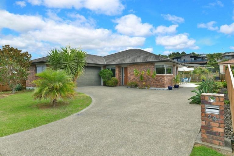 Photo of property in 24 Chesterfield Way, Orewa, 0931