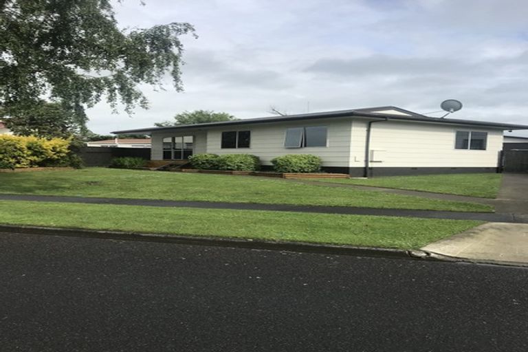 Photo of property in 87 Benmore Avenue, Cloverlea, Palmerston North, 4412