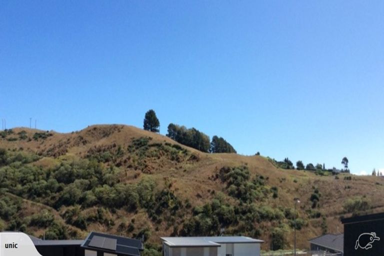 Photo of property in 18 Bob Carter Place, Welcome Bay, Tauranga, 3175