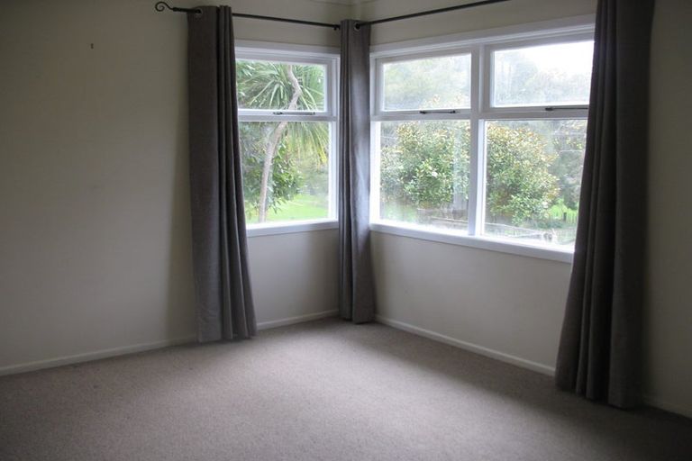 Photo of property in 28 Waterfall Road, Paraparaumu, 5032