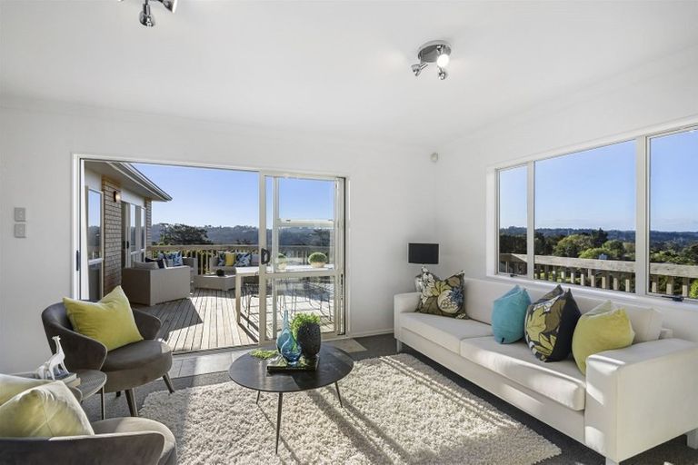 Photo of property in 9 Kittiwake Drive, Schnapper Rock, Auckland, 0632