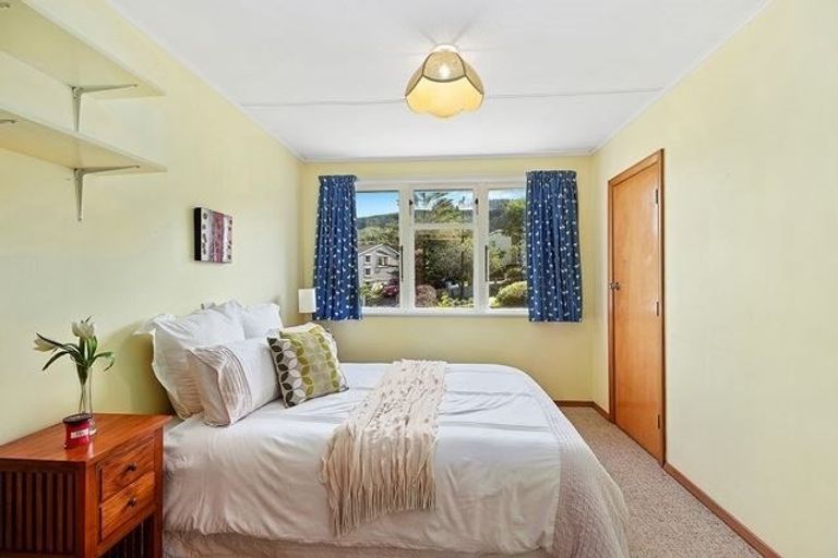 Photo of property in 25 Turkington Street, Tawa, Wellington, 5028