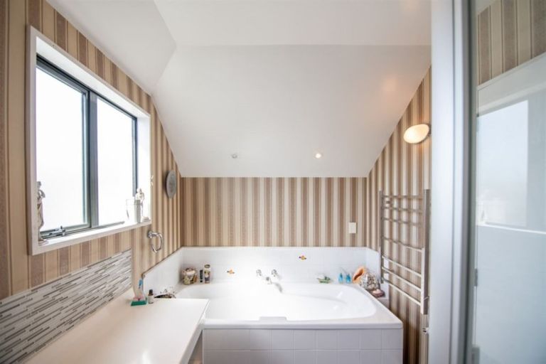 Photo of property in 2/165 Peverel Street, Riccarton, Christchurch, 8041