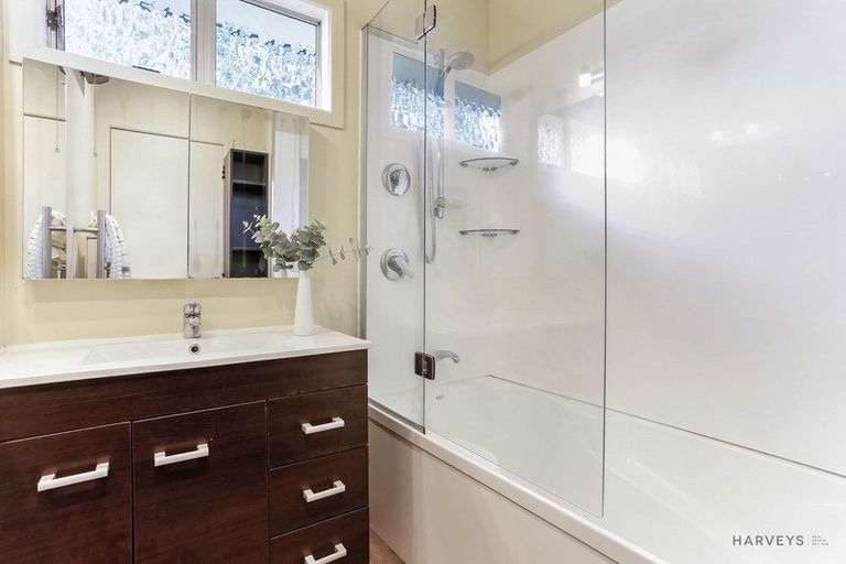 Photo of property in 121 Captain Scott Road, Glen Eden, Auckland, 0602