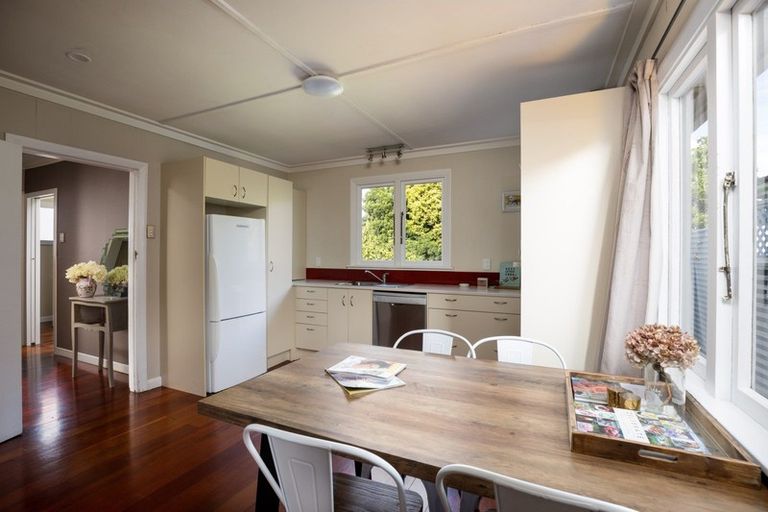 Photo of property in 47 Whiteley Street, Moturoa, New Plymouth, 4310