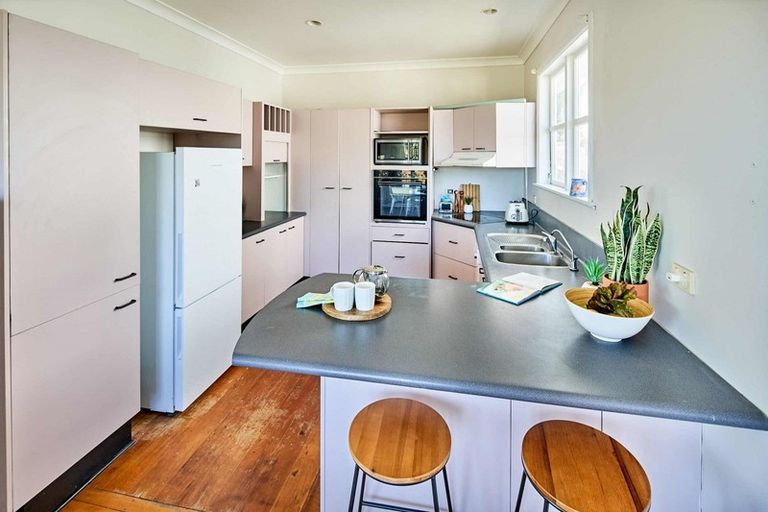 Photo of property in 28 Chesterton Street, Johnsonville, Wellington, 6037