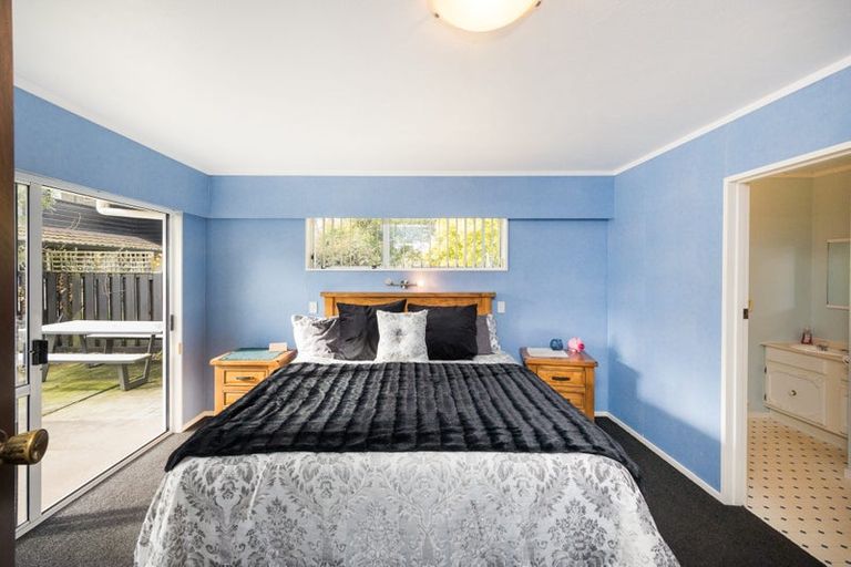 Photo of property in 6 Truscott Grove, Awapuni, Palmerston North, 4412