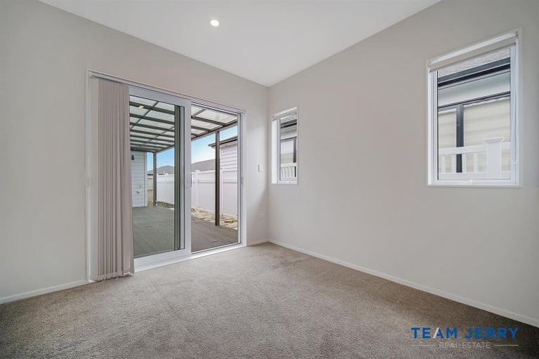 Photo of property in 67 Whare Kauri Road, Papakura, 2110