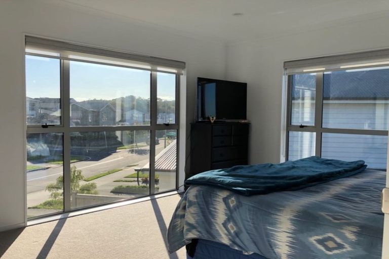 Photo of property in 2 Vincent Mcgrath Crescent, Swanson, Auckland, 0614