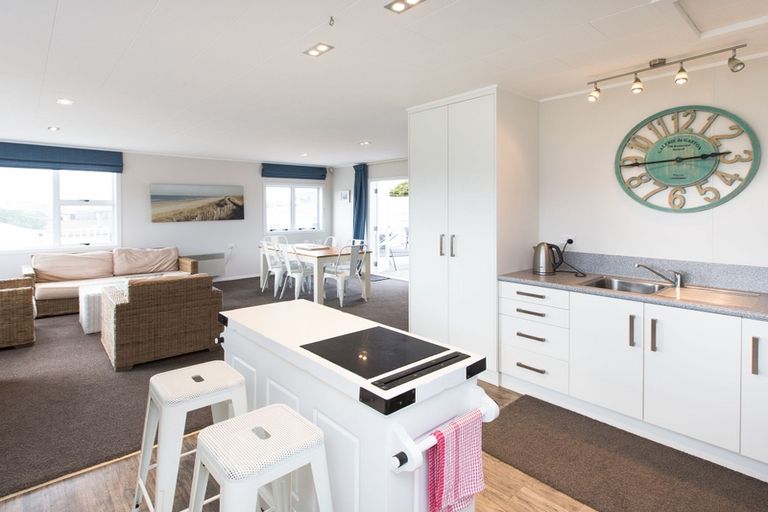 Photo of property in 35 Marine Parade South, Foxton Beach, Foxton, 4815