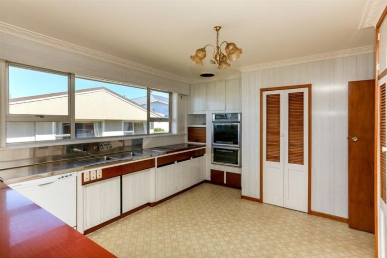 Photo of property in 8a Scott Street, Moturoa, New Plymouth, 4310