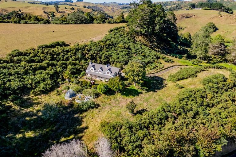 Photo of property in 427 Mataro Road, Onaero, Urenui, 4375