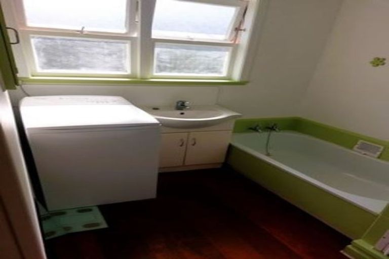 Photo of property in 4/162 Onewa Road, Northcote, Auckland, 0627