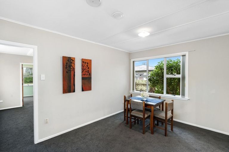 Photo of property in 31 Paritutu Road, Spotswood, New Plymouth, 4310