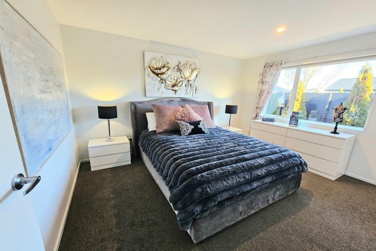 Photo of property in 32 Whakatipu Street, Pegasus, 7612