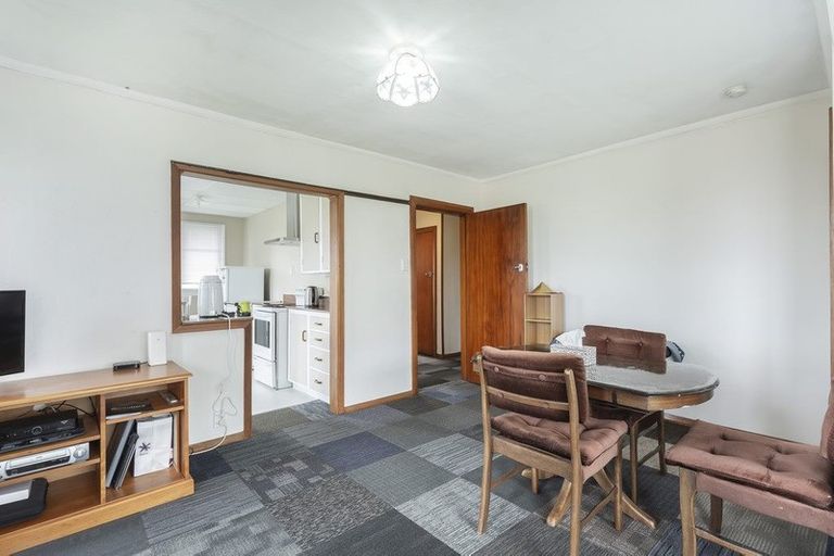 Photo of property in 56 Lindsay Road, Balaclava, Dunedin, 9011