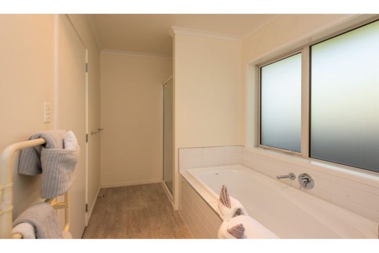 Photo of property in 32 Edgeware Road, St Albans, Christchurch, 8014