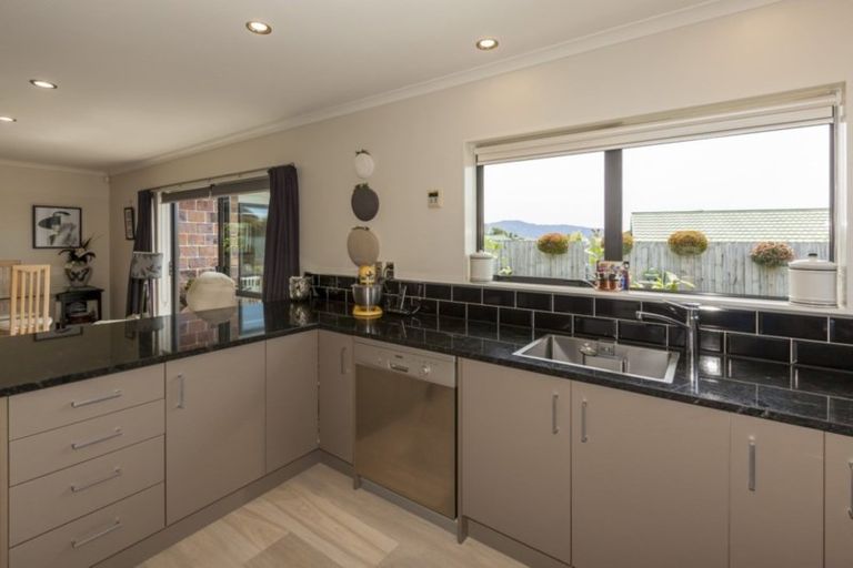 Photo of property in 17 Consort Close, Paraparaumu Beach, Paraparaumu, 5032