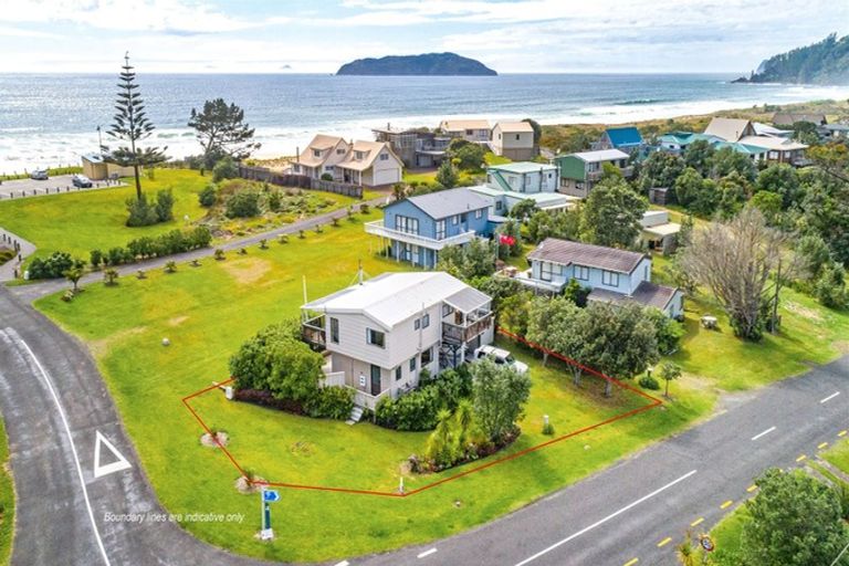 Photo of property in 98 Ocean Beach Road, Tairua, 3508