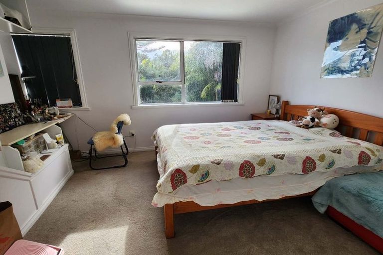 Photo of property in 2/19 Stanley Road, Glenfield, Auckland, 0629