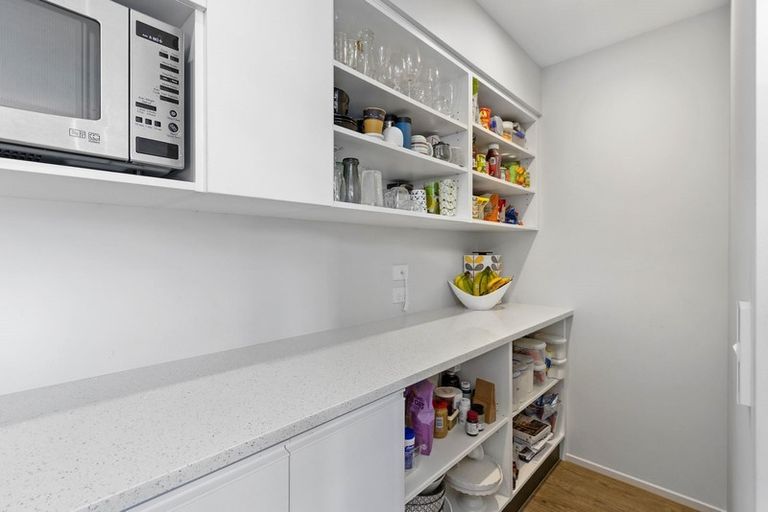 Photo of property in 15 Luxembourg Crescent, Halswell, Christchurch, 8025