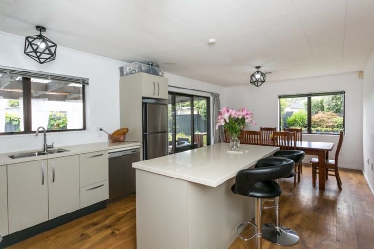 Photo of property in 1 Durham Drive, Havelock North, 4130