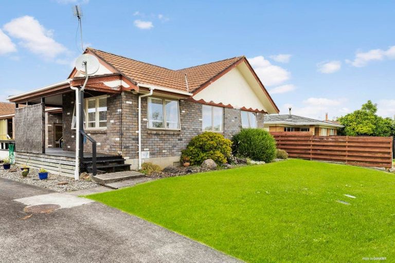 Photo of property in 22 Norfolk Rise, Waiuku, 2123