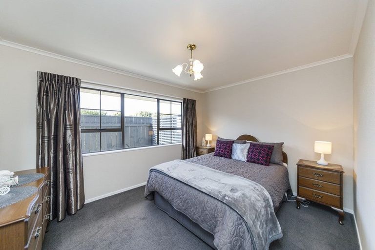 Photo of property in 12 Caroline Crescent, Highbury, Palmerston North, 4412