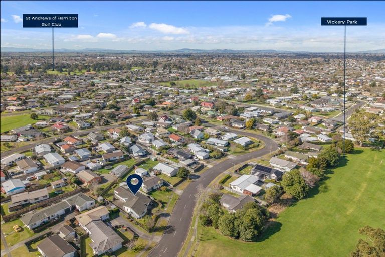 Photo of property in 37 Garland Drive, St Andrews, Hamilton, 3200