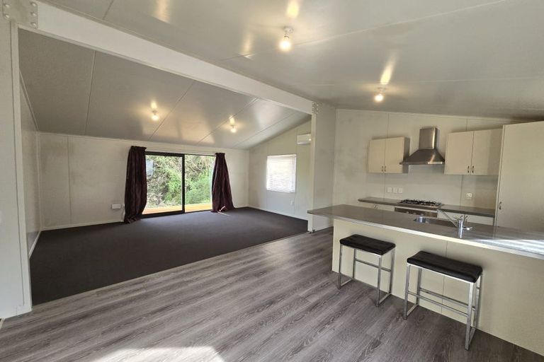 Photo of property in 23b Dorset Grove, Cannons Creek, Porirua, 5024