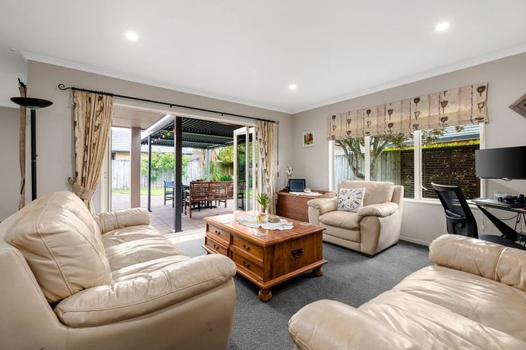 Photo of property in 76 Saint James Drive, Huntington, Hamilton, 3210